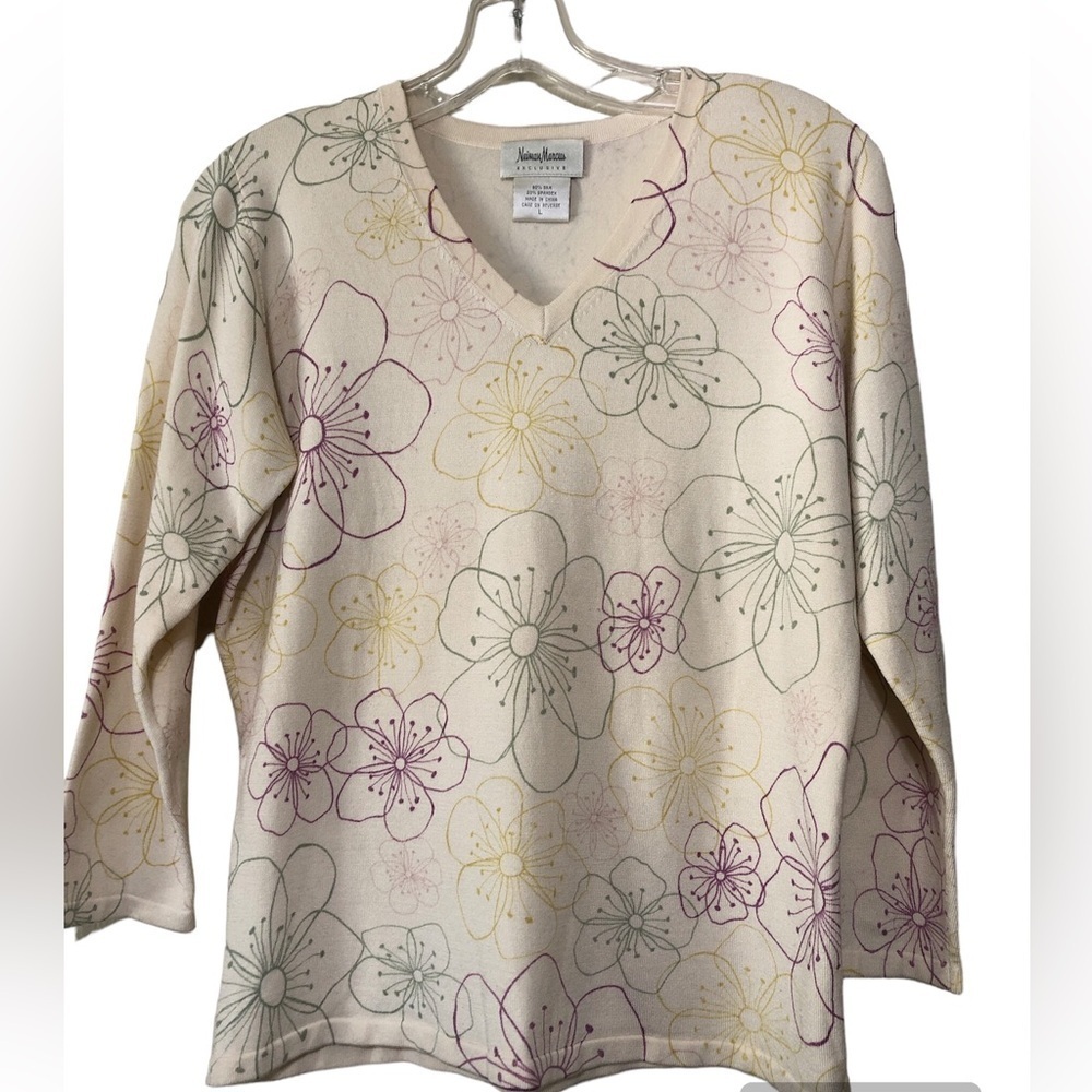 Neiman Marcus silk blend 3/4 length v neck sweater size L